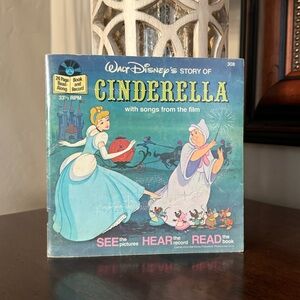 1977 Vintage Disneyland Walt Disney’s Story of Cinderella Book & Record